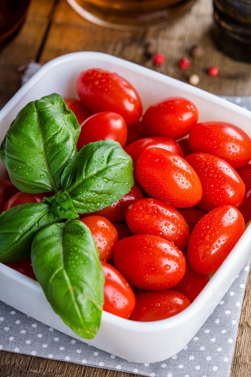 tomatoes, red tomatoes, fresh, harvest, produce, organic, vegetables, food, small tomatoes, wet, ripe, water droplets, basil, salad, tomatoes, tomatoes, tomatoes, tomatoes, tomatoes, food, food, salad, salad